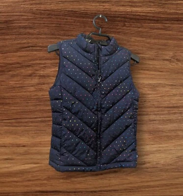 Chaleco acolchado resistente al agua Gap Kids ColdControl con lunares de colores Foto 1 de 4