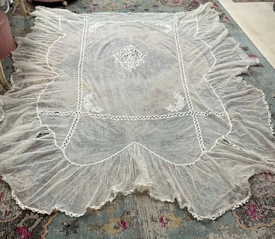 Antigua colcha francesa de encaje de pandereta red de algodón con volantes Foto 1 de 2