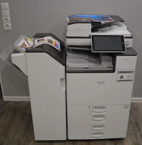 Top Digital Farbkopierer Ricoh IM C3000 mit Finisher und Rechnung - Afbeelding 1 van 5