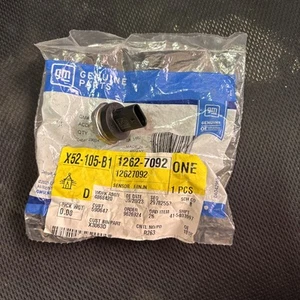 GM Fuel Injection Fuel Rail Pressure Sensor - Picture 1 of 2