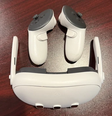 Meta Quest 3 128GB - Not Working For Parts Only - Image 1 of 4