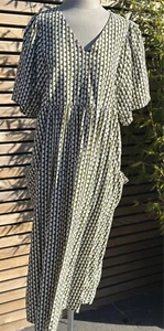 M&S Olive Sage / Cream Print Linen Blend Long Dress Labelled UK 22 Reg - Picture 1 of 9