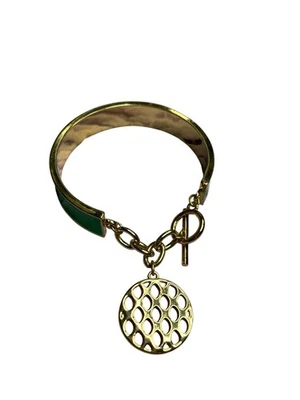 Brazalete Brazalete Cadena Palanca Círculo Dije Liz Claiborne Tono Dorado Esmalte Verde Foto 1 de 4