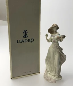 Lladro 6576 “Autumn Romance” Figurine with Original Box Retired - Picture 1 of 17