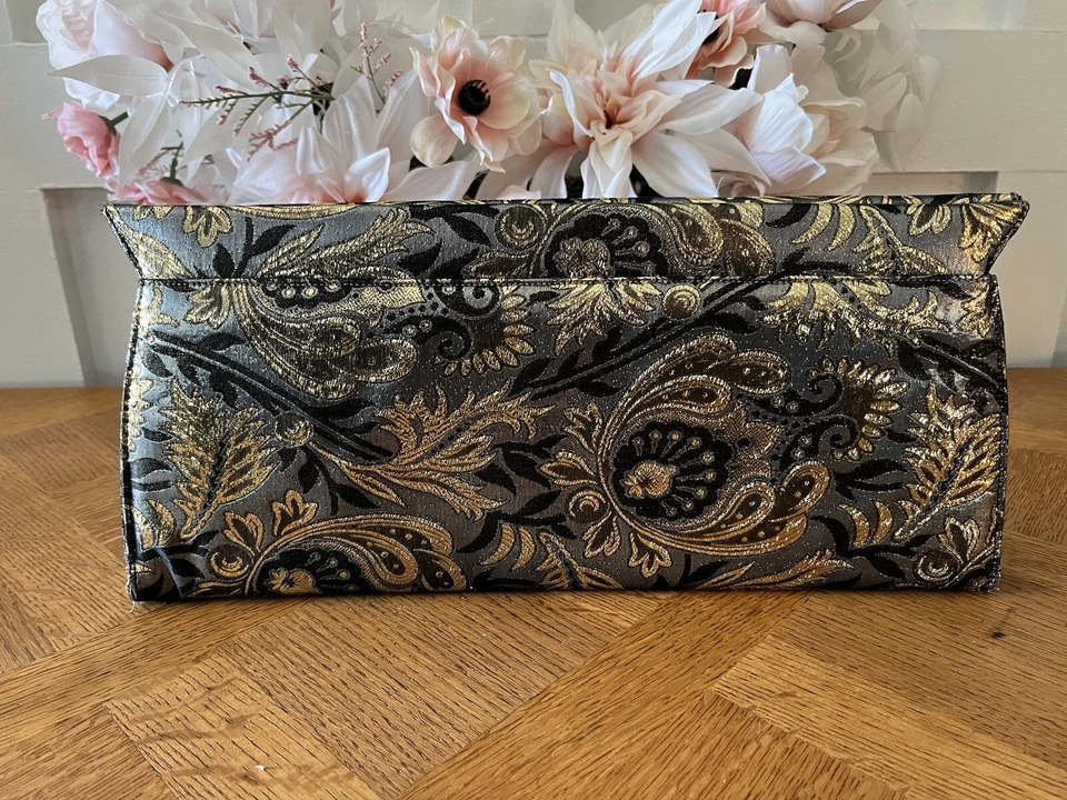 Bolso de mano vintage brocado negro y dorado de Leon of California Foto 1 de 4