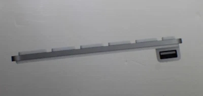 Apple ~ Wired USB Keyboard with Numeric Keypad ~ MB110LL/B ~ A1243 - Image 1 of 4