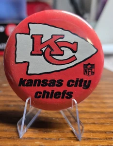 Vintage Kansas City Chiefs NFL Football Pinback Button Pin - Picture 1 of 3
