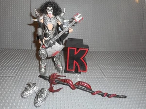Kiss Gene Simmons Ultra Actionfigur 1997 The Demon McFarlane Lot - Bild 1 von 3