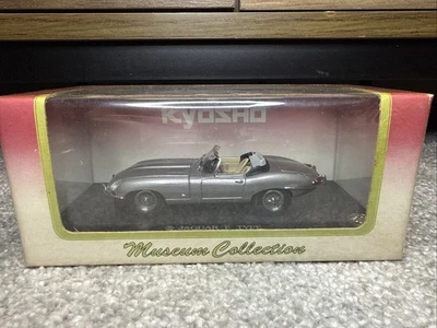 ЛИТОЙ ПОД ДАВЛЕНИЕМ СЕРЕБРИСТЫЙ РОДСТЕР KYOSHO 1/43 JAGUAR E-TYPE 03061S - Изображение 1 из 4