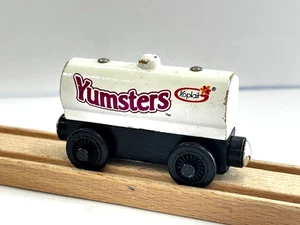 Yumsters Yoplait Joghurt Tanker - Thomas Friends Holzeisenbahn Zug Panzer 2001 - Bild 1 von 11
