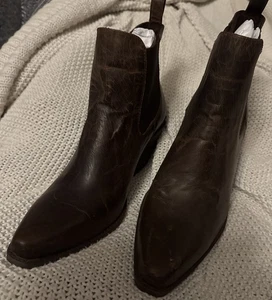 Ariat Bradley Damen-Chelsea-Boots braun Größe 7 B durchbrochene Zehenpartie Leder Knöchel neu ohne Etikett - Bild 1 von 8