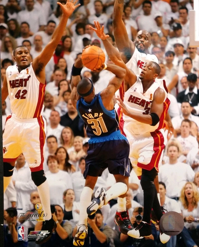 FOTO 8X10 WADE POSEY & SHAQ 2006 FINALS NBA JUEGO CINCO Miami Heat Foto 1 de 1