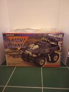 NOS SIGILLATO Vintage Radio Shack 4X4 Night Runner RC Monster Truck 60-4187 - Foto 1 di 12