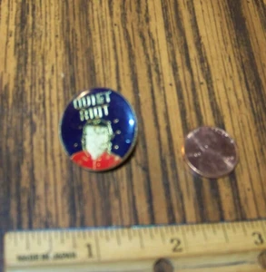 Quiet Riot Vintage 1980er Jahre Pin ""Runde Version 1" (kleiner Pinback) - Bild 1 von 2