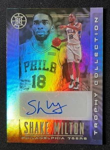 Shake Milton AUTO Trophy Collection  2019-20 Panini Illusions  #TC-SMT - Bild 1 von 2