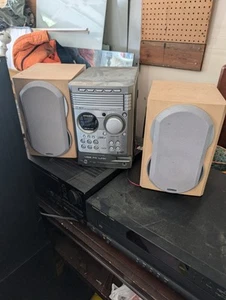 Philips MCM530/37 5 Disc CD Changer Micro Stereo System W/Speakers USB No Remote - Picture 1 of 1