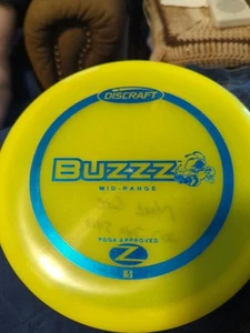 Discraft Z Line Buzzz Midrange Disc 0,5 grammi disco golf giallo - Foto 1 di 4