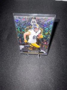 Pat Freiermuth 2024 Panini Mosaic No Huddle Silver Prizm Pittsburgh Steelers 187 - Bild 1 von 2