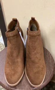 Women NWOT "DV8" brown suede zip up, pointed toe ankle boots. Size 9 - Picture 1 of 3