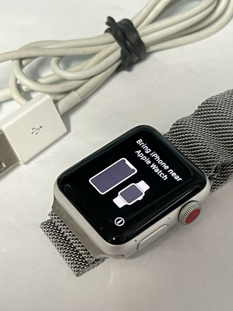 Apple Watch Series 3 Silver Aluminum Band Smart Watches for Apple Watch Series 3 Silver Aluminum Band Smart Watches for