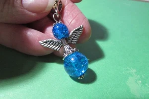 Hellblauer Engel Perlen Halskette Charm Anhänger ca. 1 3/4" lang - Bild 1 von 6