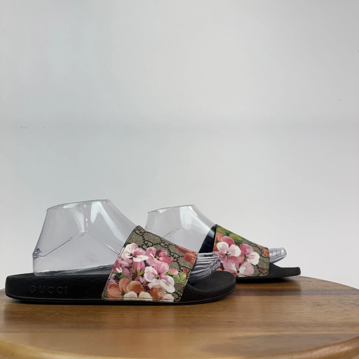 Gucci Flat Under 1 Inch Heel Height Floral Sandals for Women for