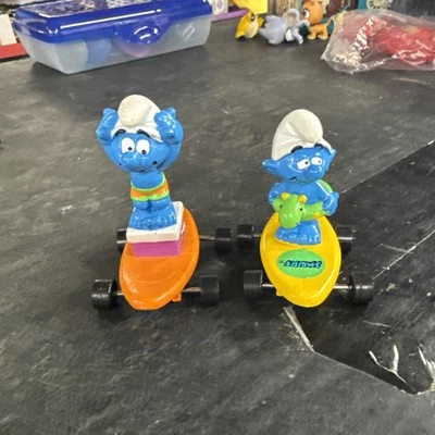 De colección 1996 Peyo Pitufo Sobre Monopatín Rodante Coleccionable FM6 Foto 1 de 2