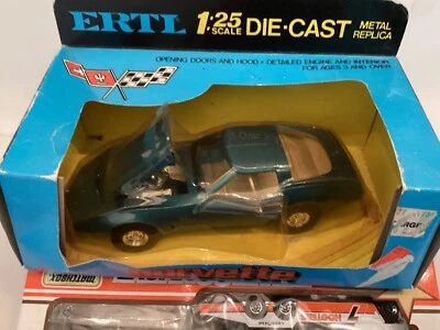 Corvette réplica de metal fundido a presión escala 1:25 ERTL en caja Foto 1 de 4