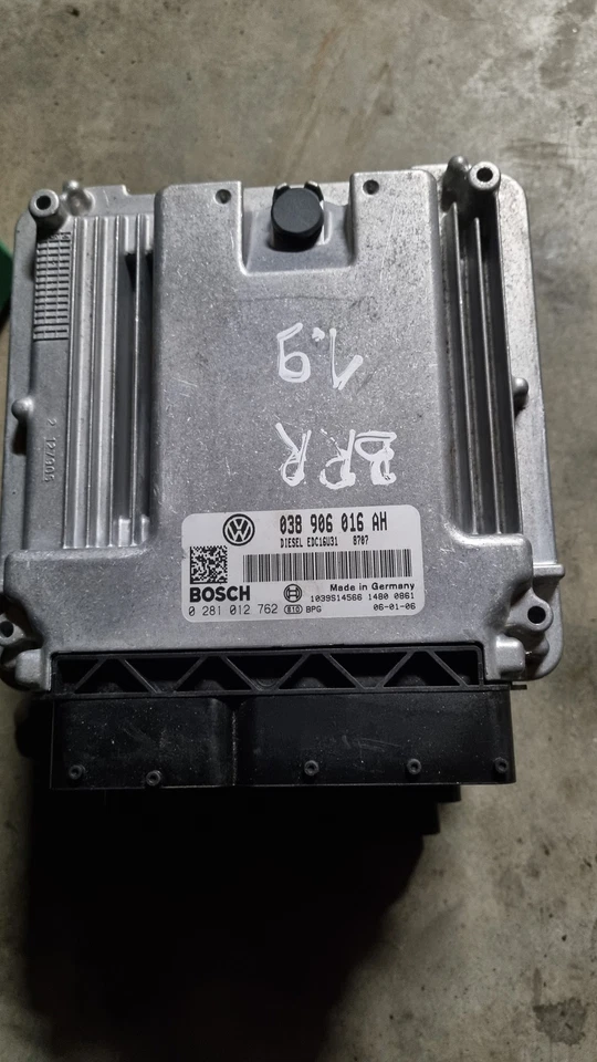 Centralina motore VW TRANSPORTER V T5 Furgon 7HA, 7HH, 7EA, 7EH ECU 21806796 - Immagine 1 di 1