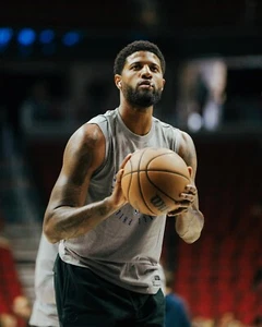 Foto de baloncesto de la NBA Paul George tiroteo en la práctica Philadelphia 76ers 8x10 - Imagen 1 de 1
