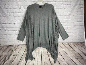 Simply Vera Wang Gray Sweater Size L-XL Stretchy Open Slit EUC - Picture 1 of 8