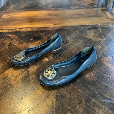 Zapatos planos de ballet Tory Burch de cuero negro punta redonda logotipo medallón para mujer 7,5 M Foto 1 de 4