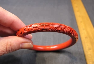 Gorgeous vintage Chinese red cinnabar carved bangle bracelet 8" - Picture 1 of 7