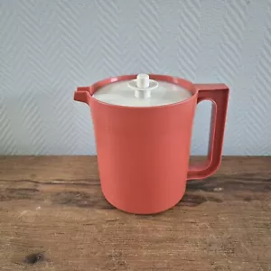 Vintage Tupperware 1-1/5 Quart Pitcher Jug 1575-10 with Push Button Lid - Picture 1 of 8