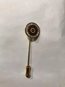 SPILLA STICK-NEBRASKA "UNIVERSITAS NEBRASKENSIS*15 FEBBRAIO 1869* - Foto 1 di 1