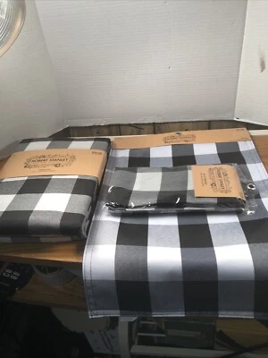 Robert Stanley Tablecloth, 4 Napkins And 2 Placements Black & White Checkered  - Image 1 of 4