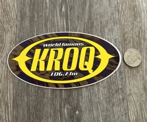 NEW KROQ 106.7 VINTAGE SURF SNOW BMX FOIL MX GOLF SUP SKATEBOARD MUSIC STICKER - Foto 1 di 1