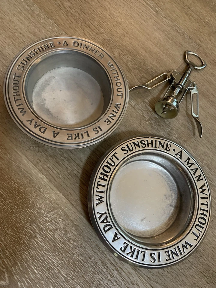 PAR WILTON & LEONARD~COPOS DE GARRAFA DE VINHO DE ESTANHO~COM EXTRATOR DE CORTIÇA DE GARRAFA DE VINHO~VNC - Imagem 1 de 4