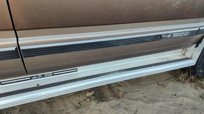 Chevy Suburban 1992-1999 pasajero delantero derecho moldura de puerta OEM moldura Foto 1 de 4