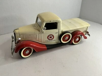 Texaco Truck Ford Solido Ford V8, 1/19 Diecast No Box - Image 1 of 4
