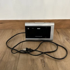 RCA Alarm Clock Radio AM/FM Digital Display Model RP5420A  Batterypack Corroded - Picture 1 of 10
