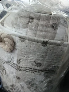 Home Reflections Decor 3-teiliges King/Großes Quilt-Set & Aufbewahrungsbehälter grau beige weiß - Bild 1 von 6
