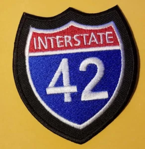 Parche bordado US Primary Interstate 42 Highway aprox 2,75x3" * - Imagen 1 de 2