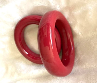 Pulseira de resina Trina Turk vermelha escura larga ousada - Imagem 1 de 4