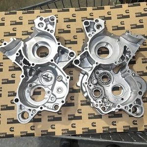 Yamaha yz 125 2017 matched pair of Crank Cases Damaged Small Repair  - Picture 1 of 9