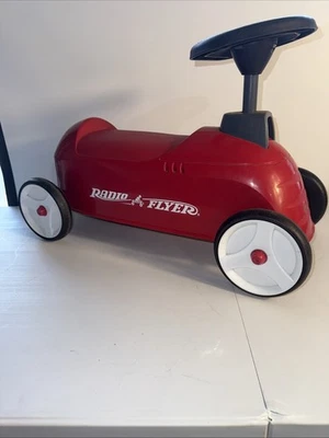 RADIO VOLANTE CLÁSICO ROJO PASEO EN BICICLETA SCOOTER MODELO RARO 500 EE. UU. Hecho para niños pequeños Foto 1 de 4