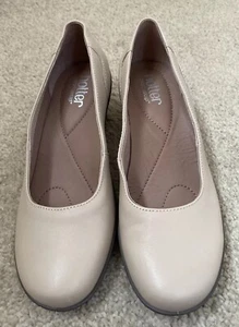 HOTTER “LYDIA” SIZE UK 4.5 BEIGE LEATHER ROUND TOE BLOCK HEEL COMFORT COURT SHOE - Picture 1 of 11