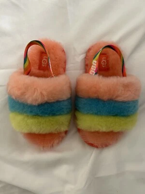 UGG Fluff Yeah Slide Rosa/Amarillo/Azul Arco Iris Niños Niñas EE. UU. Tallas 8 NUEVO Foto 1 de 3