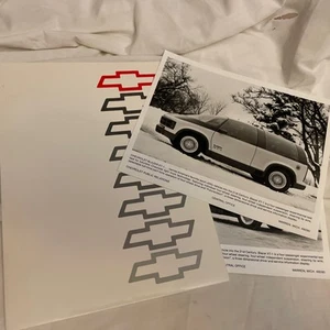 NOS 1987 Chevy XT-1 Concept Truck Pressemappe, selten mit 4 Fotos und Infos. LOOK - Bild 1 von 10