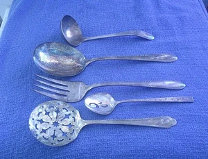 Various 5 piece WMRogers IS Silver Silverware - See Pics - Picture 1 of 15